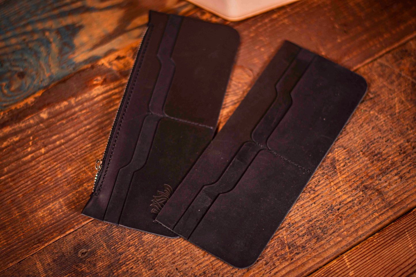 Customizable Leather Long Wallet - Handcrafted Design with Personalized Options and Gemstone Inlay